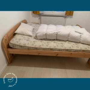 Holzbett, neuwertig