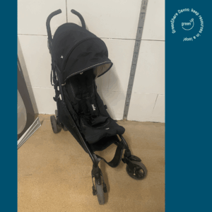 Schwarzer Kinderwagen